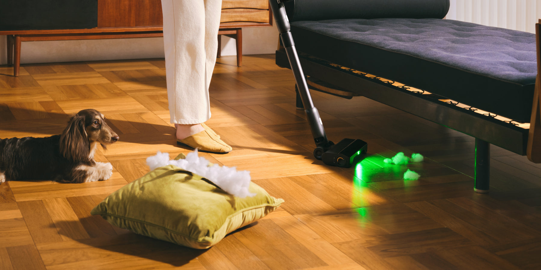 roborock h60 hub ultra central green light detection for deeper cleaning